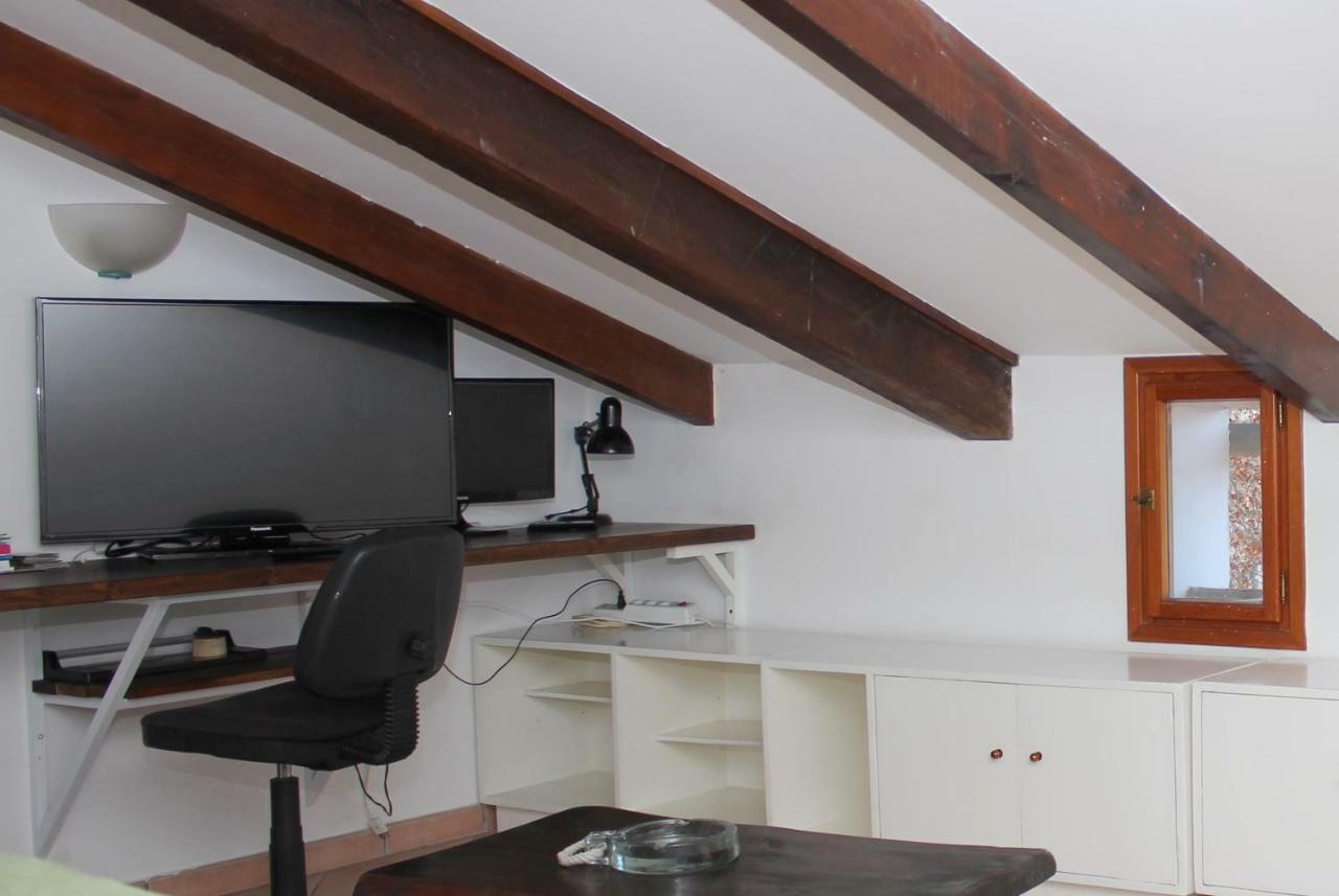 Attic In Piazza Tasso Apartment